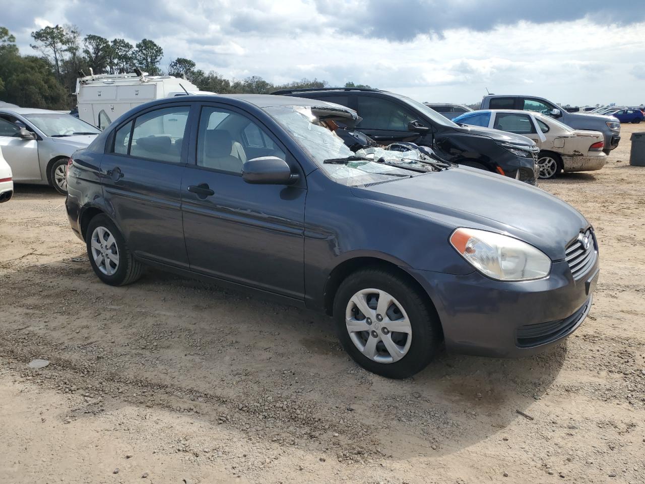 HYUNDAI ACCENT 2010 — 5