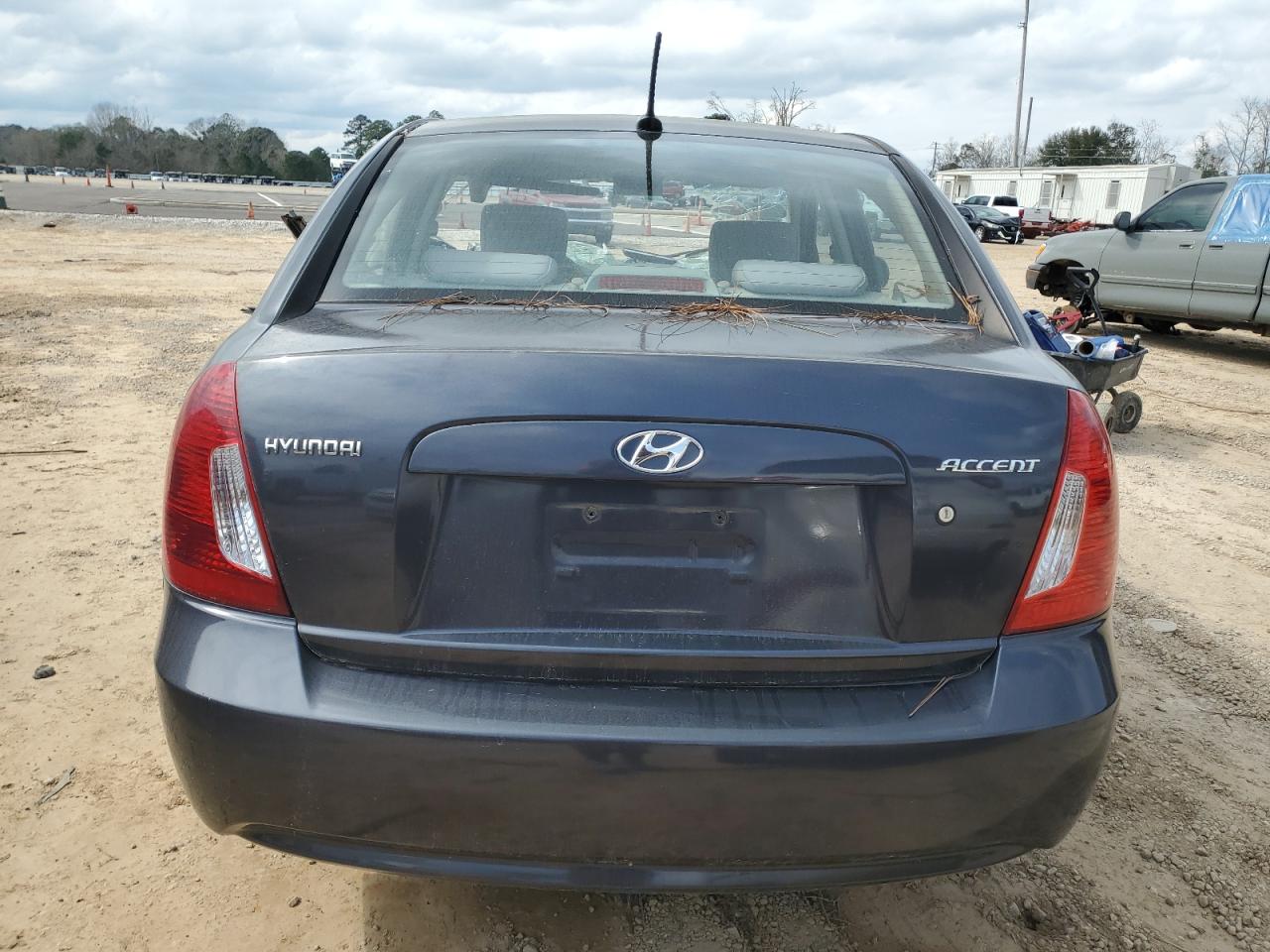 HYUNDAI ACCENT 2010 — 7