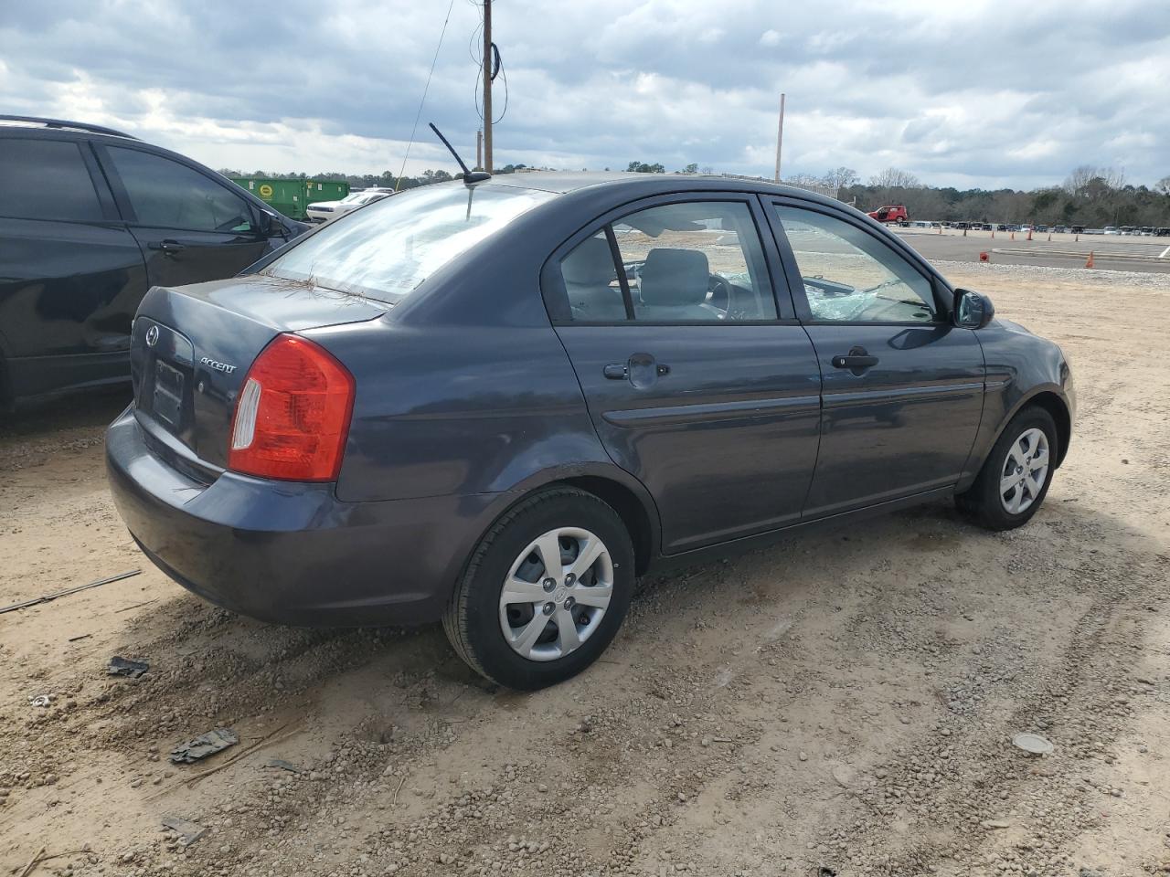HYUNDAI ACCENT 2010 — 4