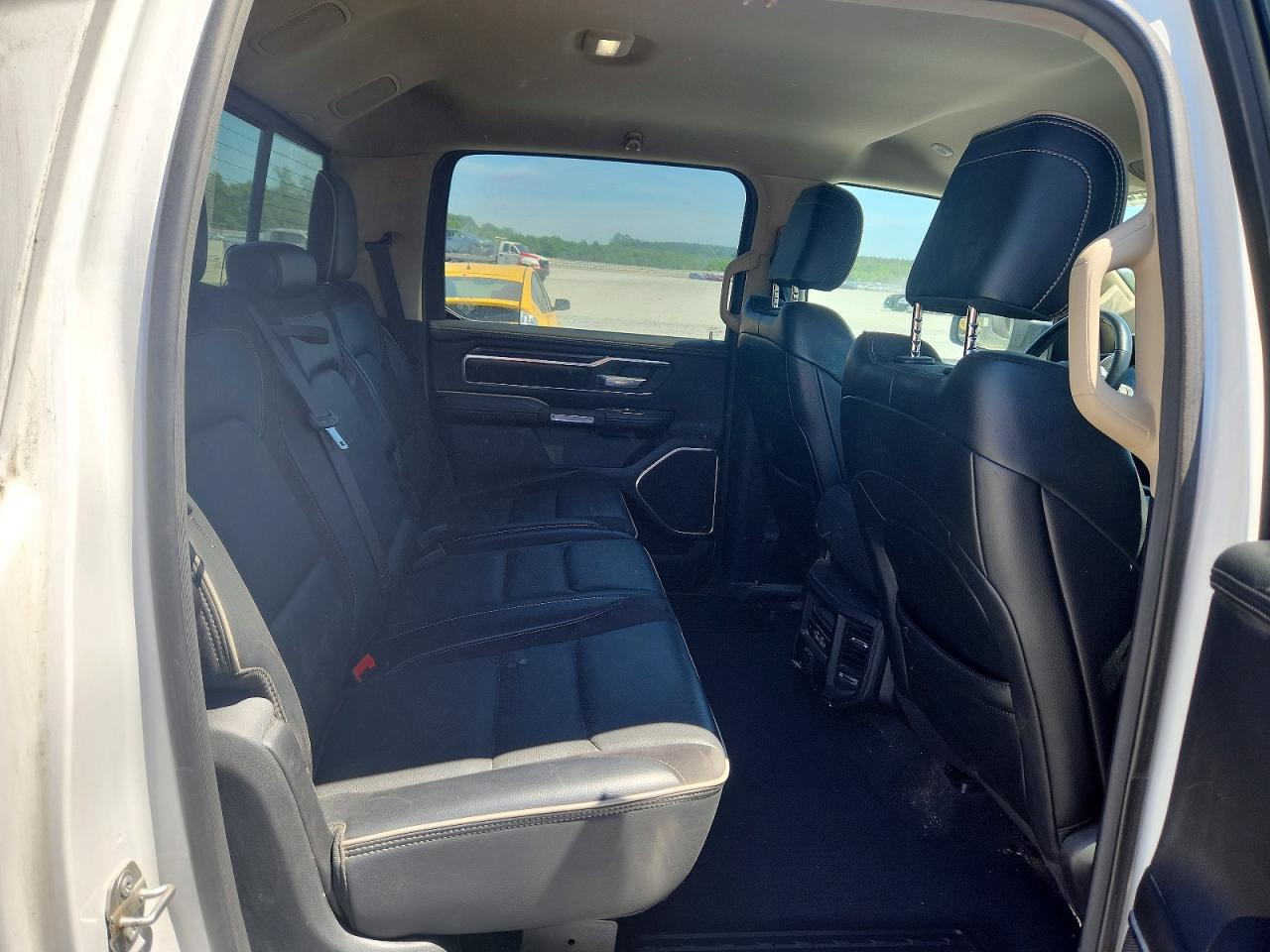 RAM 1500 2021 — 11