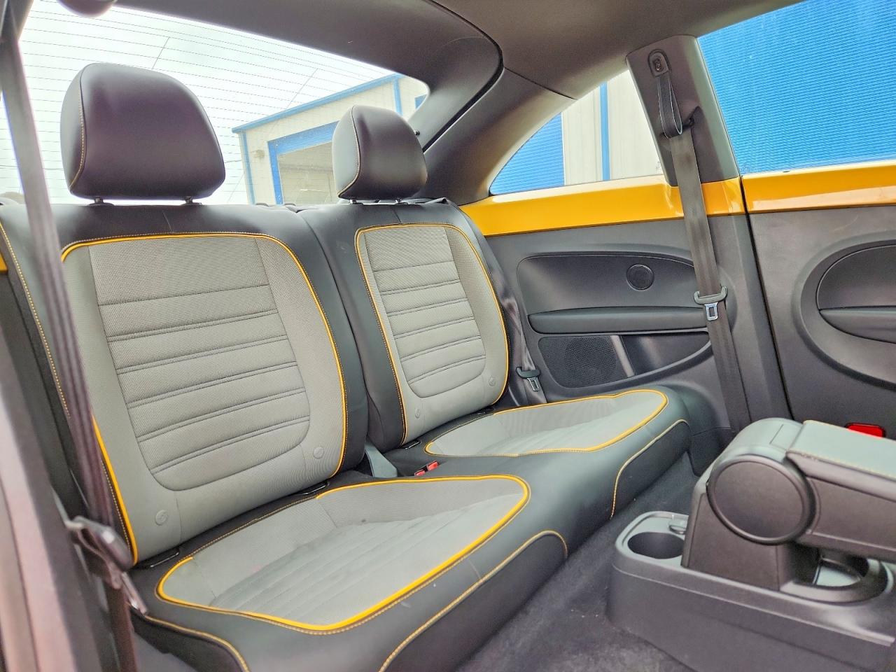 VOLKSWAGEN BEETLE 2016 — 11