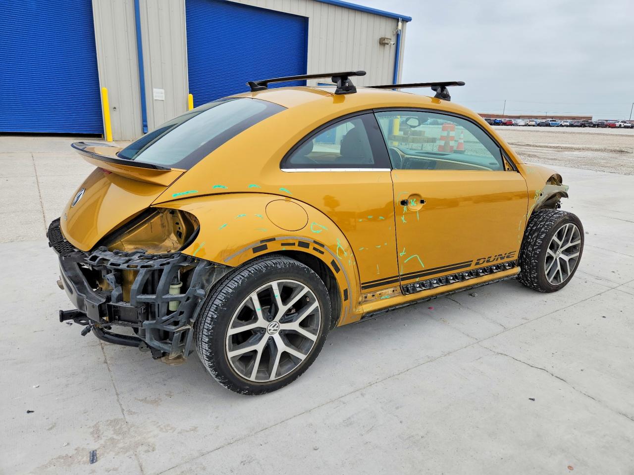 VOLKSWAGEN BEETLE 2016 — 4