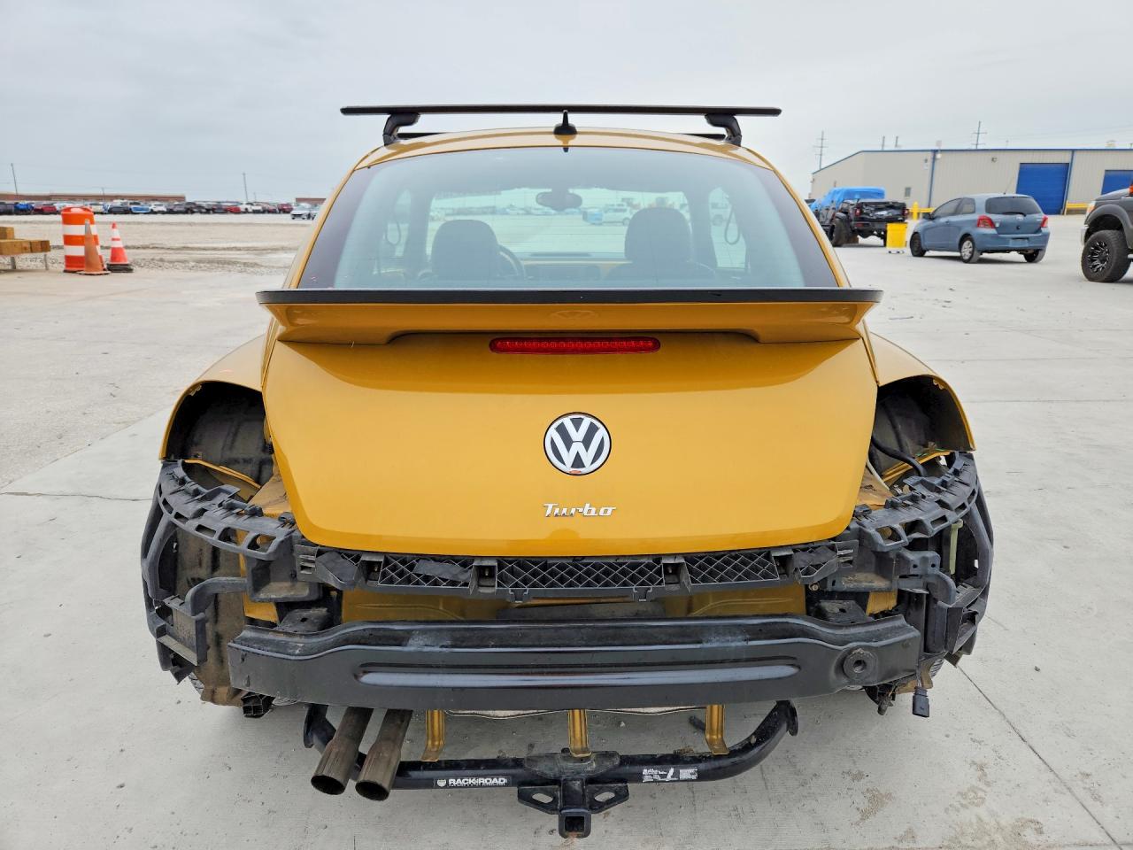 VOLKSWAGEN BEETLE 2016 — 7