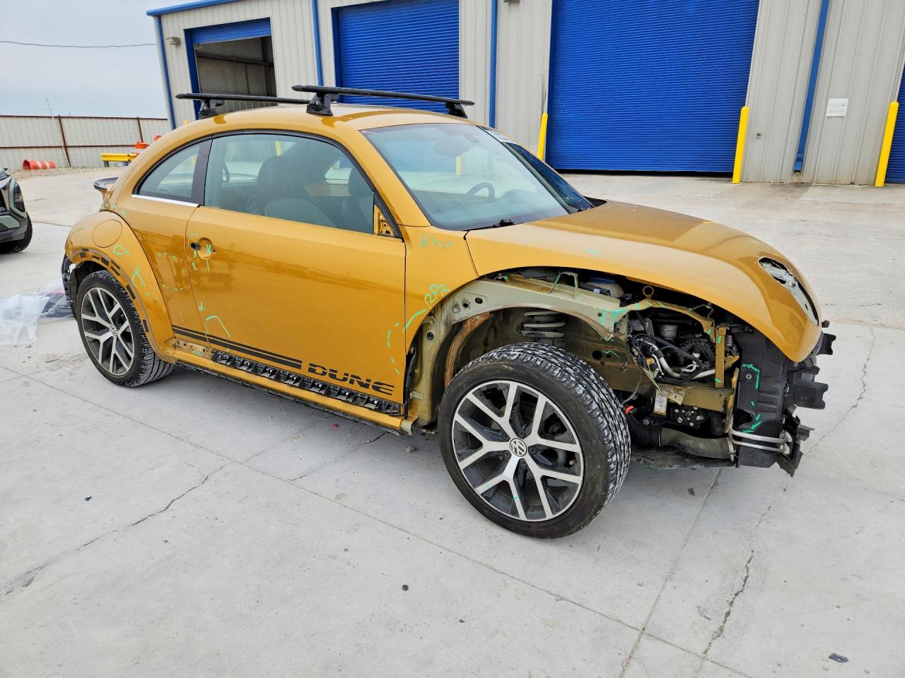VOLKSWAGEN BEETLE 2016 — 5