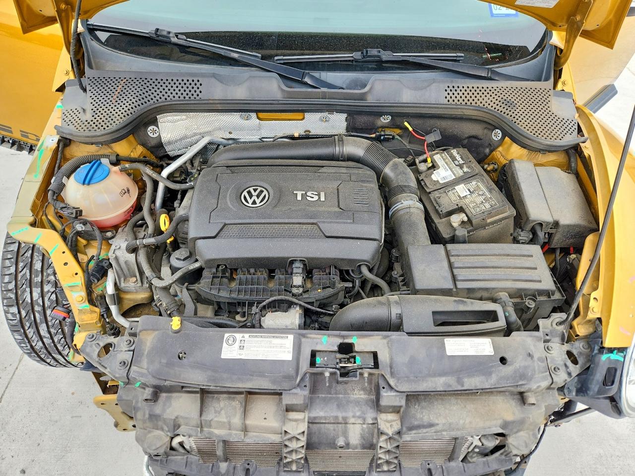 VOLKSWAGEN BEETLE 2016 — 12