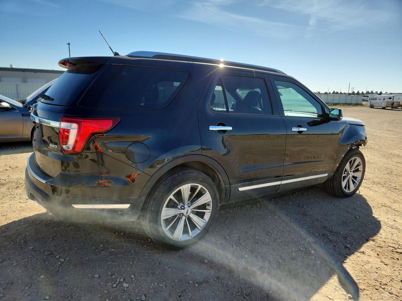 FORD EXPLORER 2018 — 4