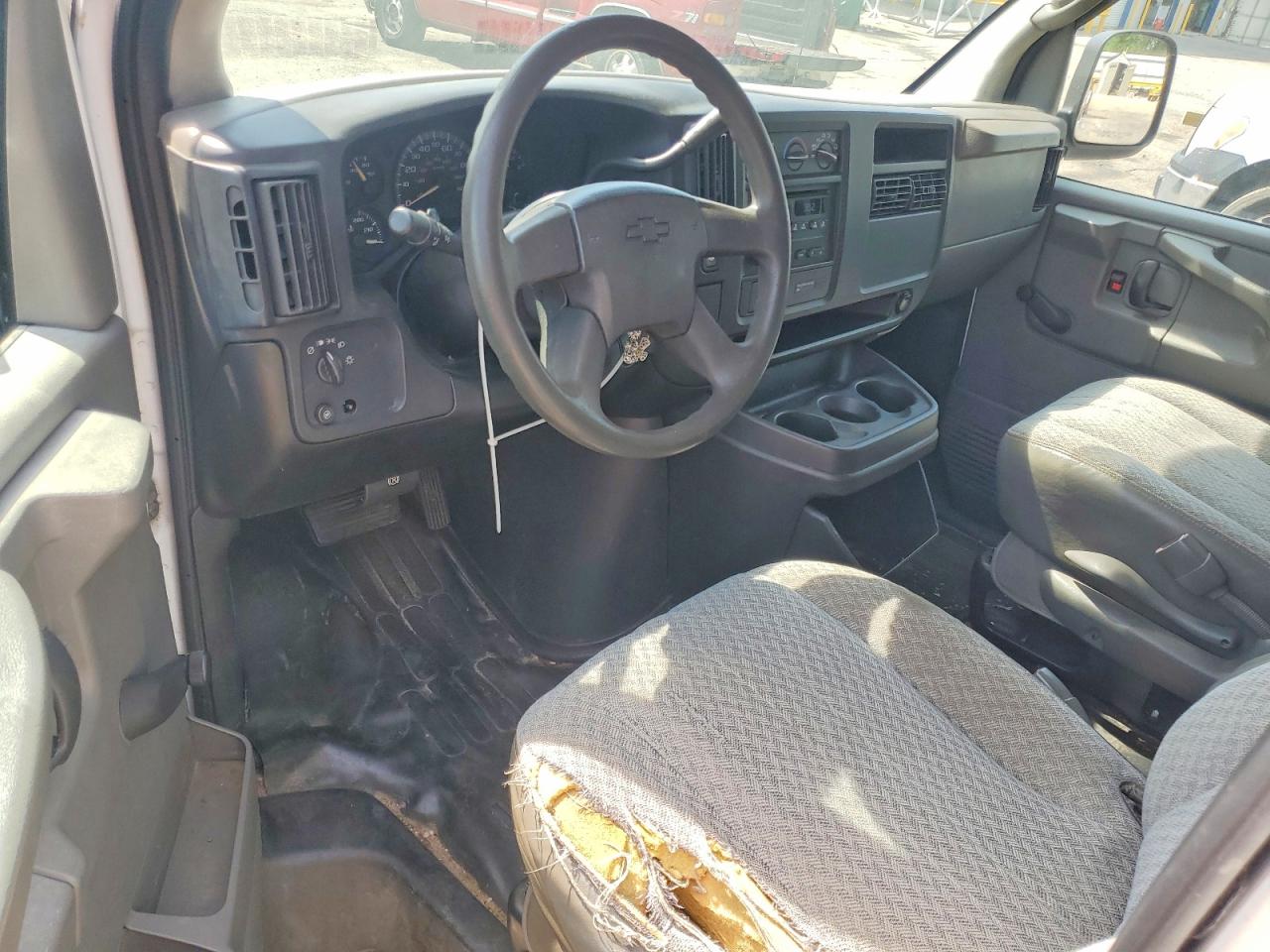 CHEVROLET EXPRESS G1500 2006 — 9