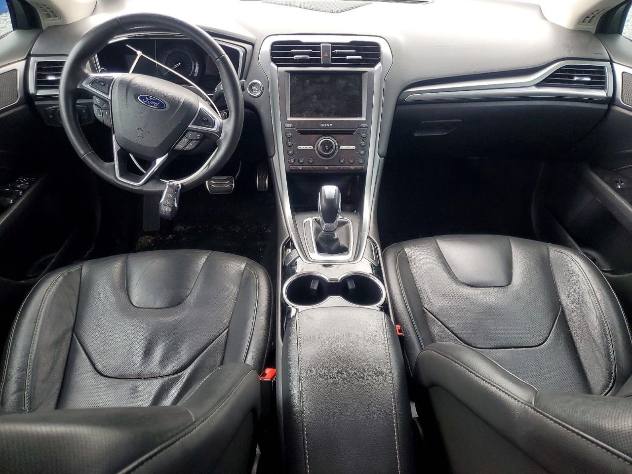 FORD FUSION 2016 — 9