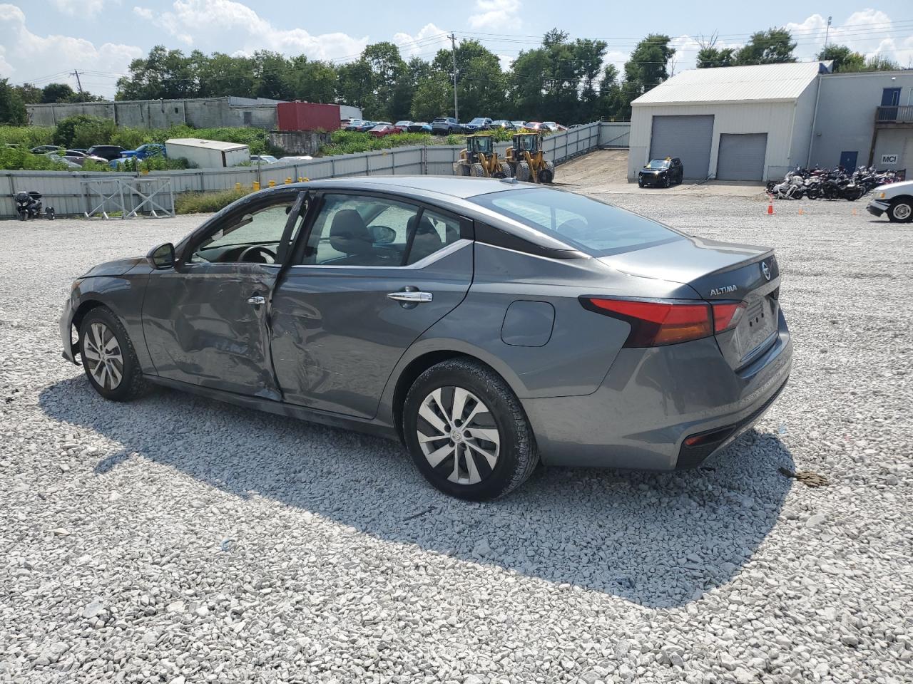 NISSAN ALTIMA 2020 — 3