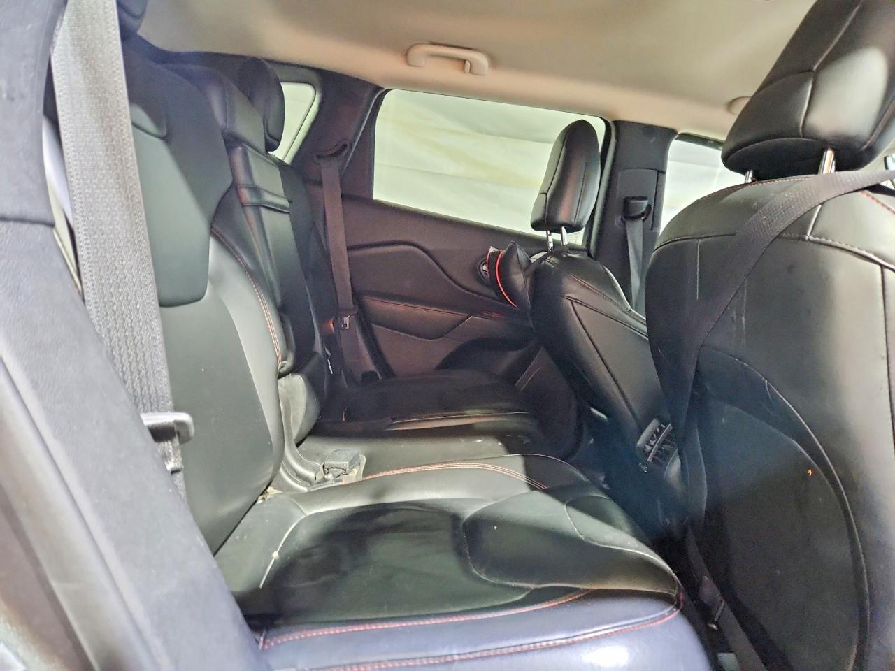 JEEP CHEROKEE 2016 — 12