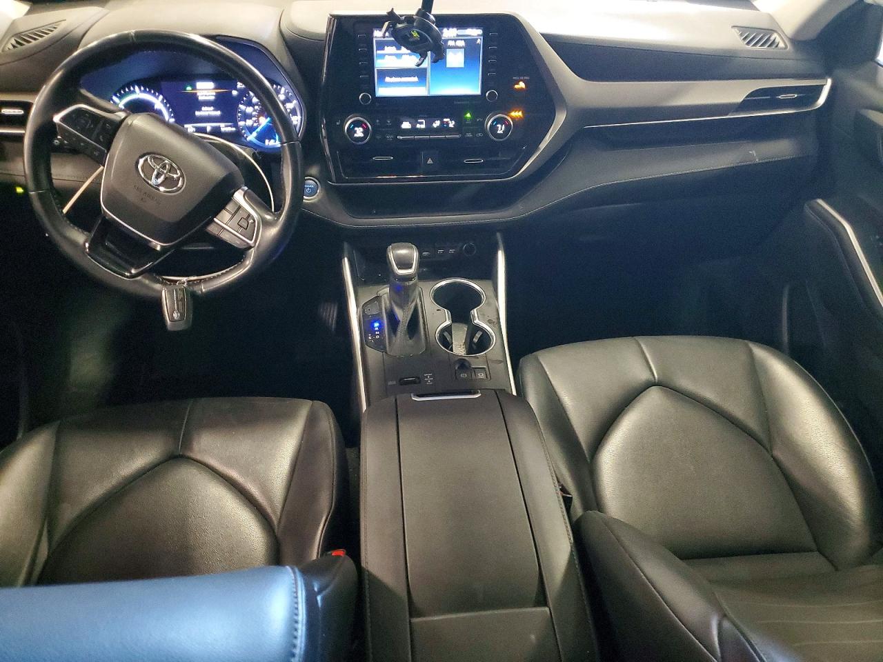 TOYOTA HIGHLANDER 2020 — 9