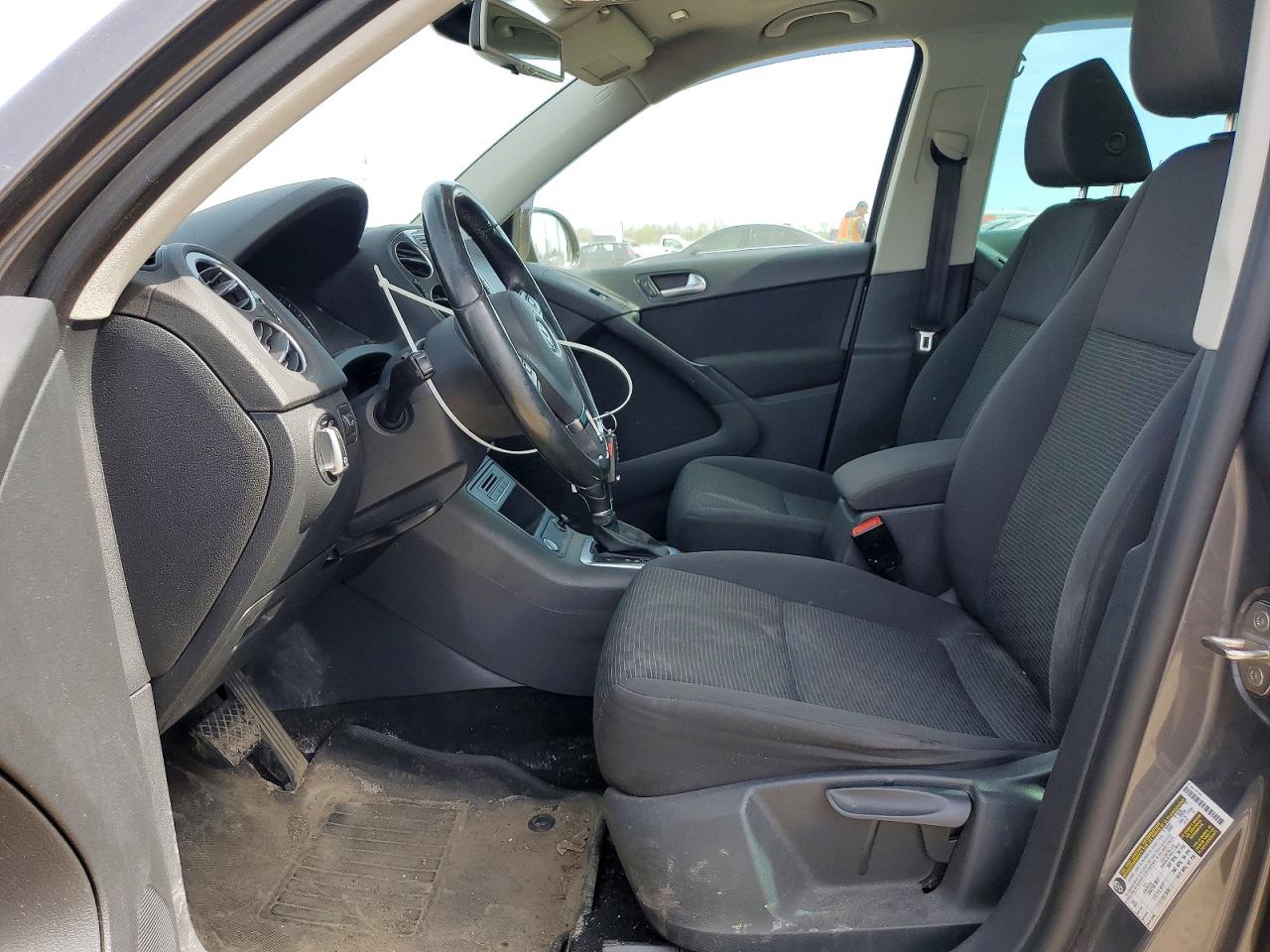 VOLKSWAGEN TIGUAN 2015 — 8