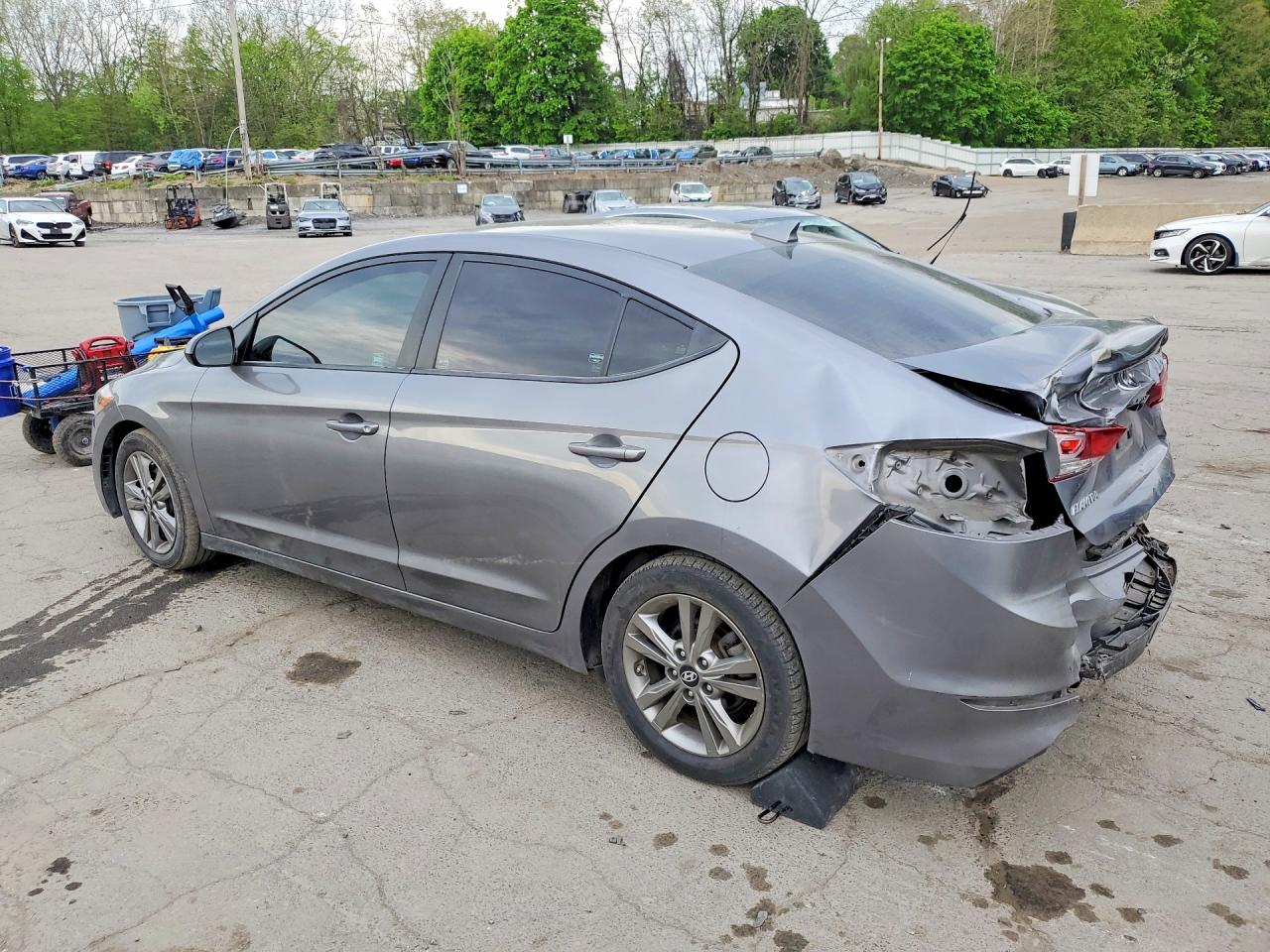 HYUNDAI ELANTRA 2018 — 3