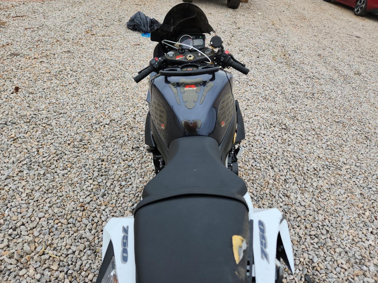 SUZUKI GSX-R750 2015 — 7