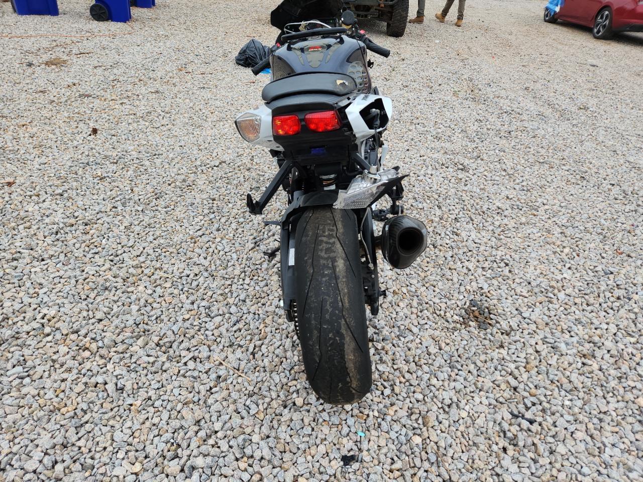 SUZUKI GSX-R750 2015 — 5