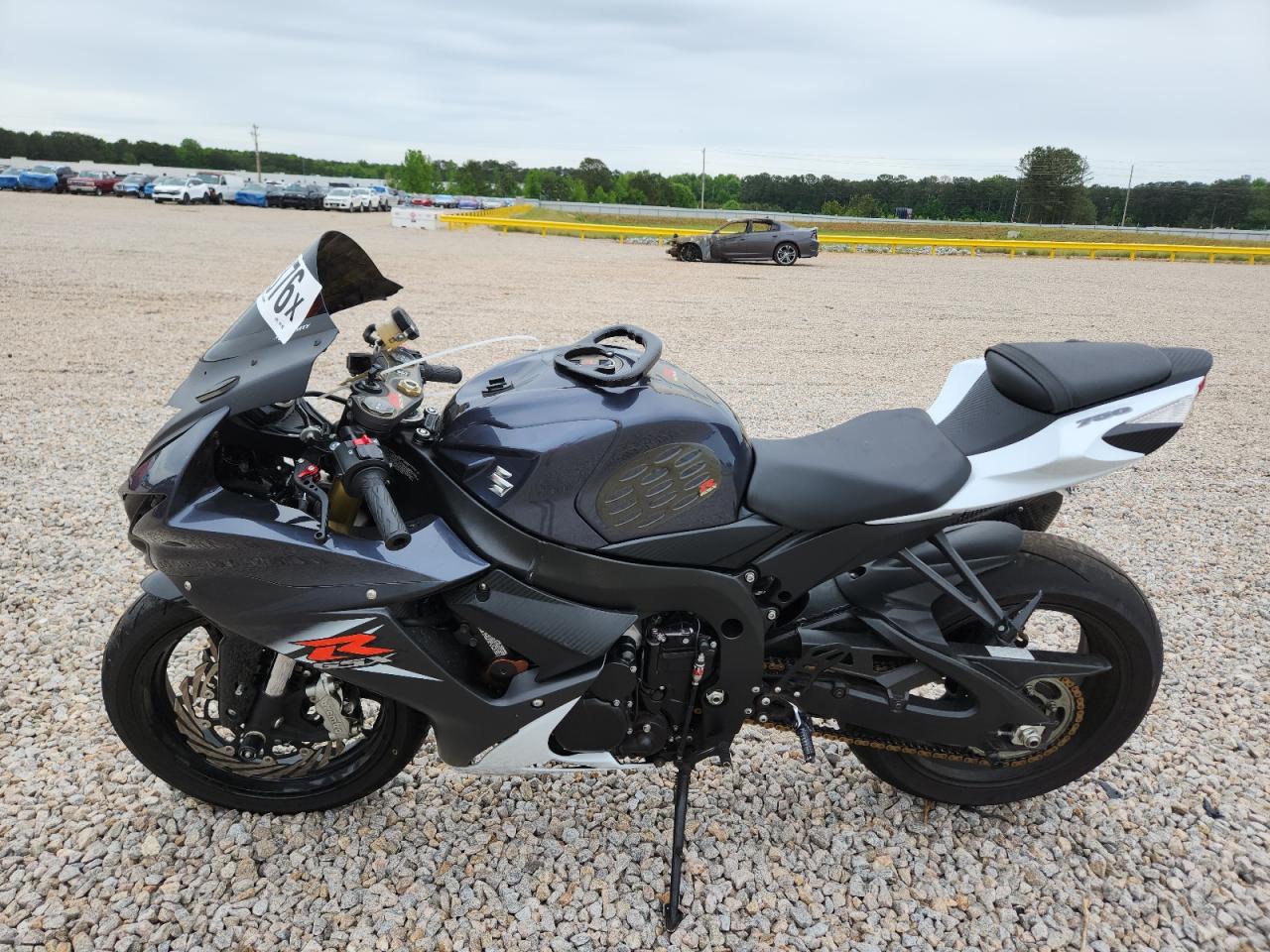 SUZUKI GSX-R750 2015 — 4