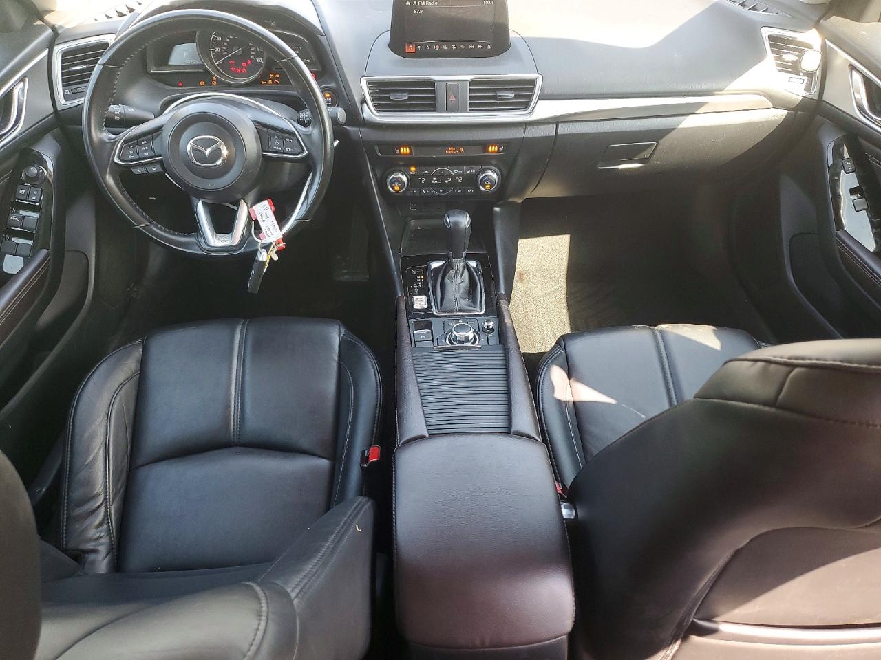 MAZDA 3 2018 — 9