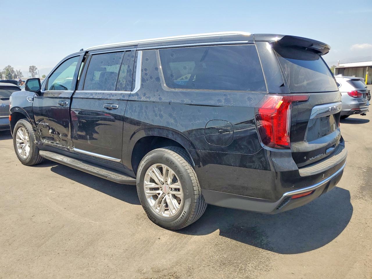 GMC YUKON XL 2022 — 3