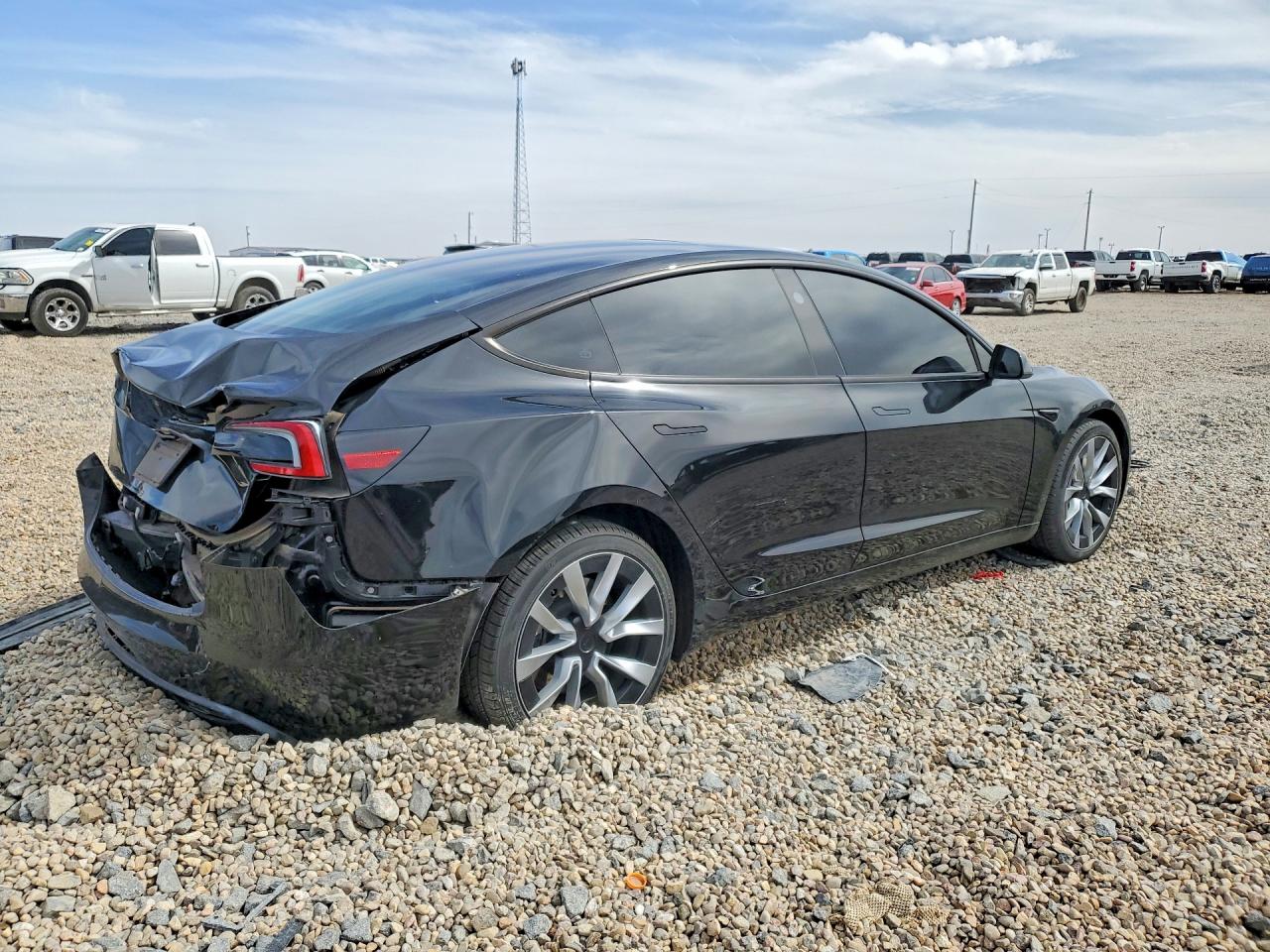 TESLA MODEL 3 2024 — 4