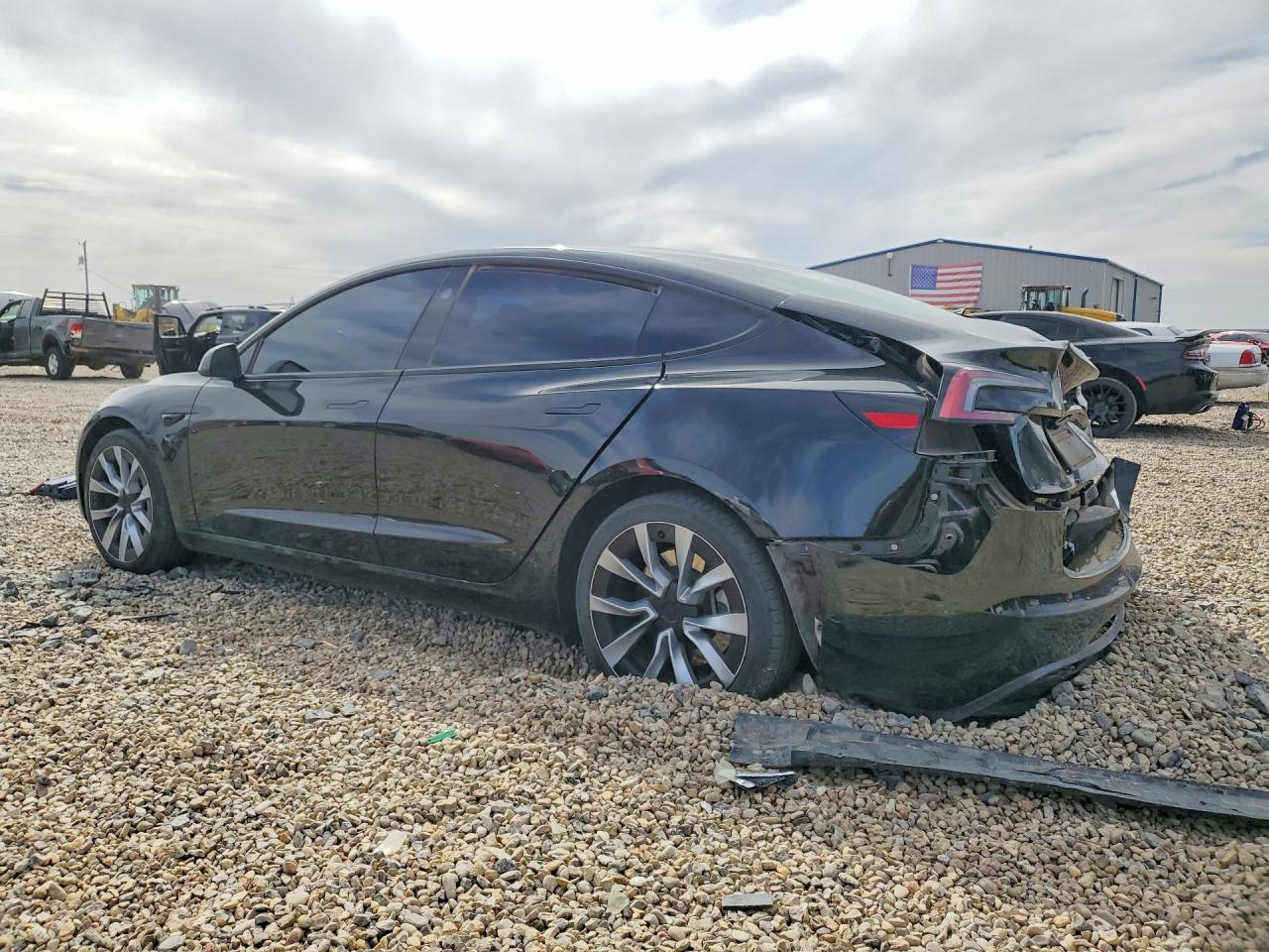 TESLA MODEL 3 2024 — 3