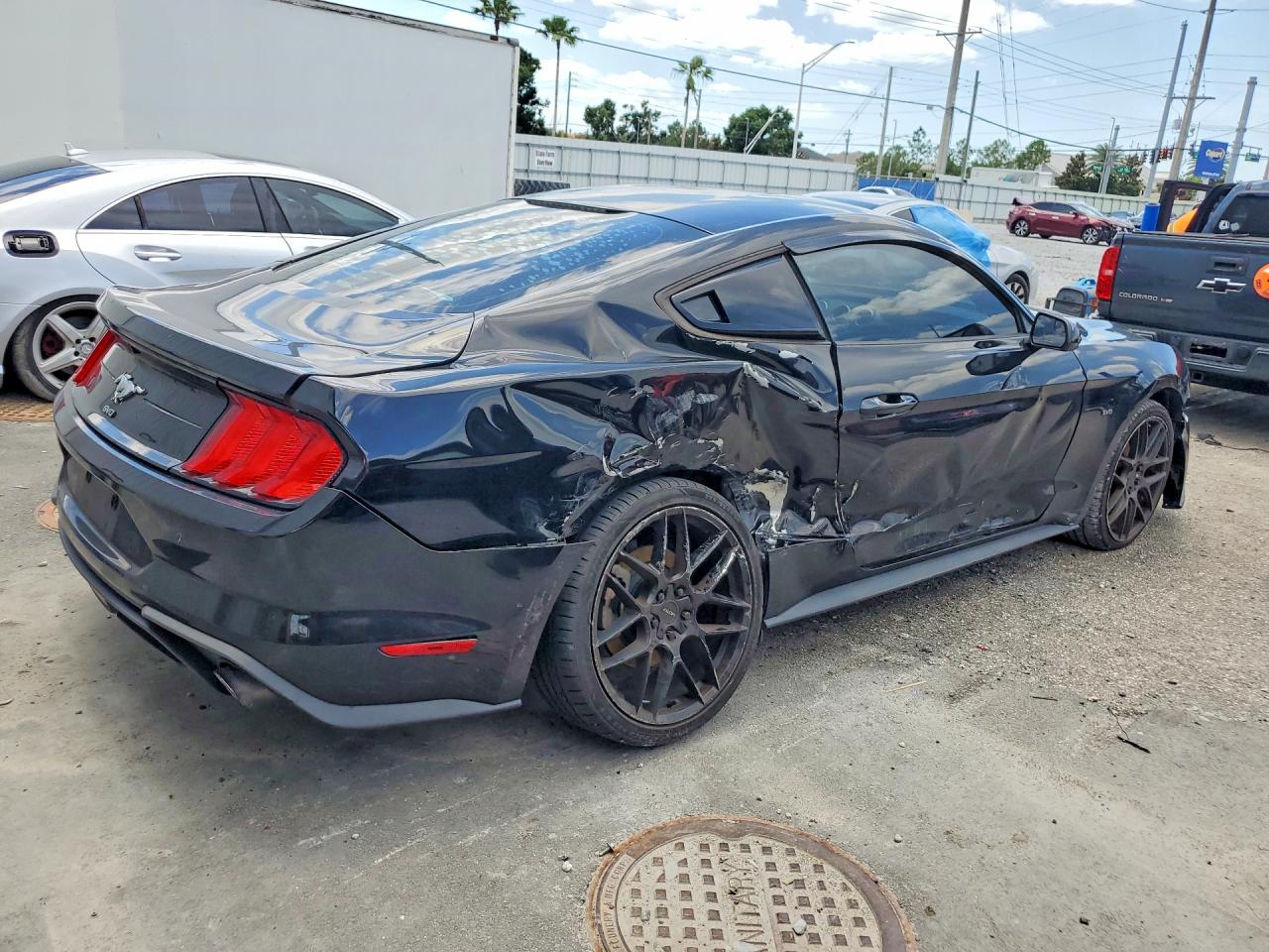 FORD MUSTANG 2018 — 4