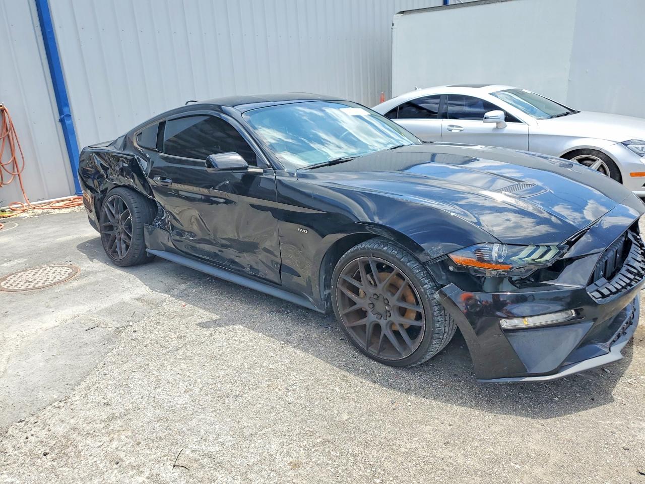 FORD MUSTANG 2018 — 5