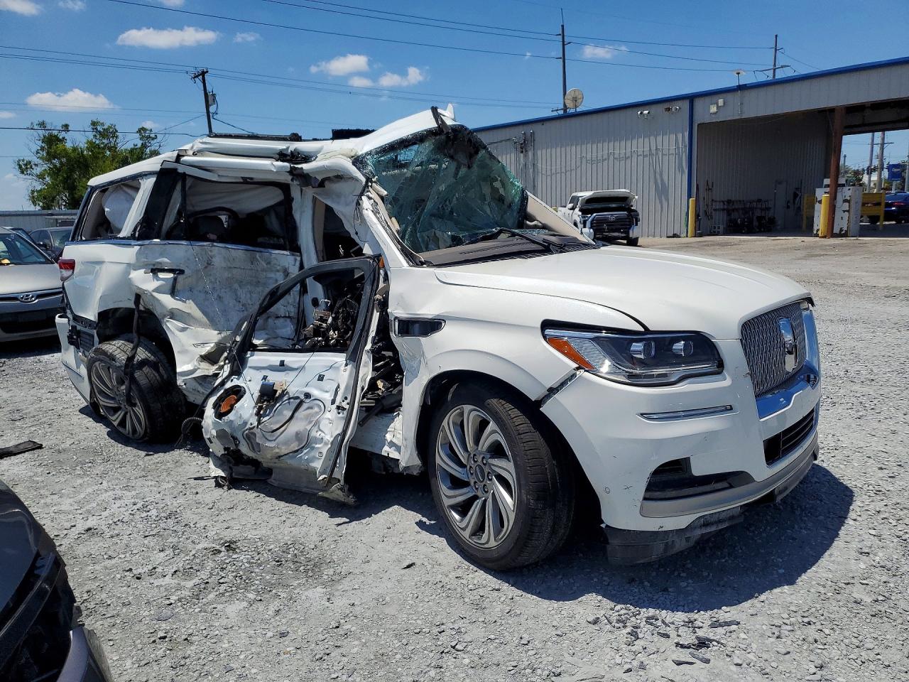 LINCOLN NAVIGATOR 2023 — 5