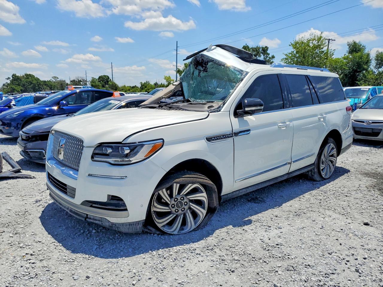 LINCOLN NAVIGATOR 2023 — 2