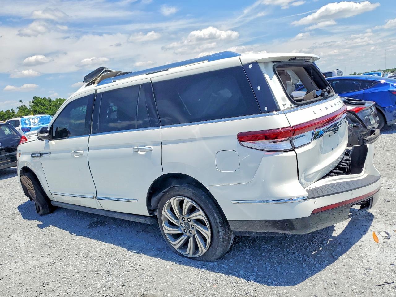 LINCOLN NAVIGATOR 2023 — 3