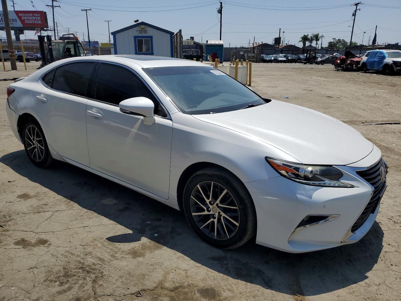 LEXUS ES 2016 — 5
