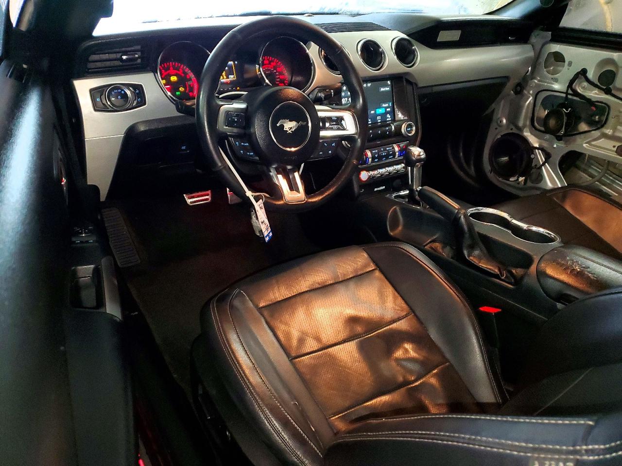 FORD MUSTANG 2017 — 9
