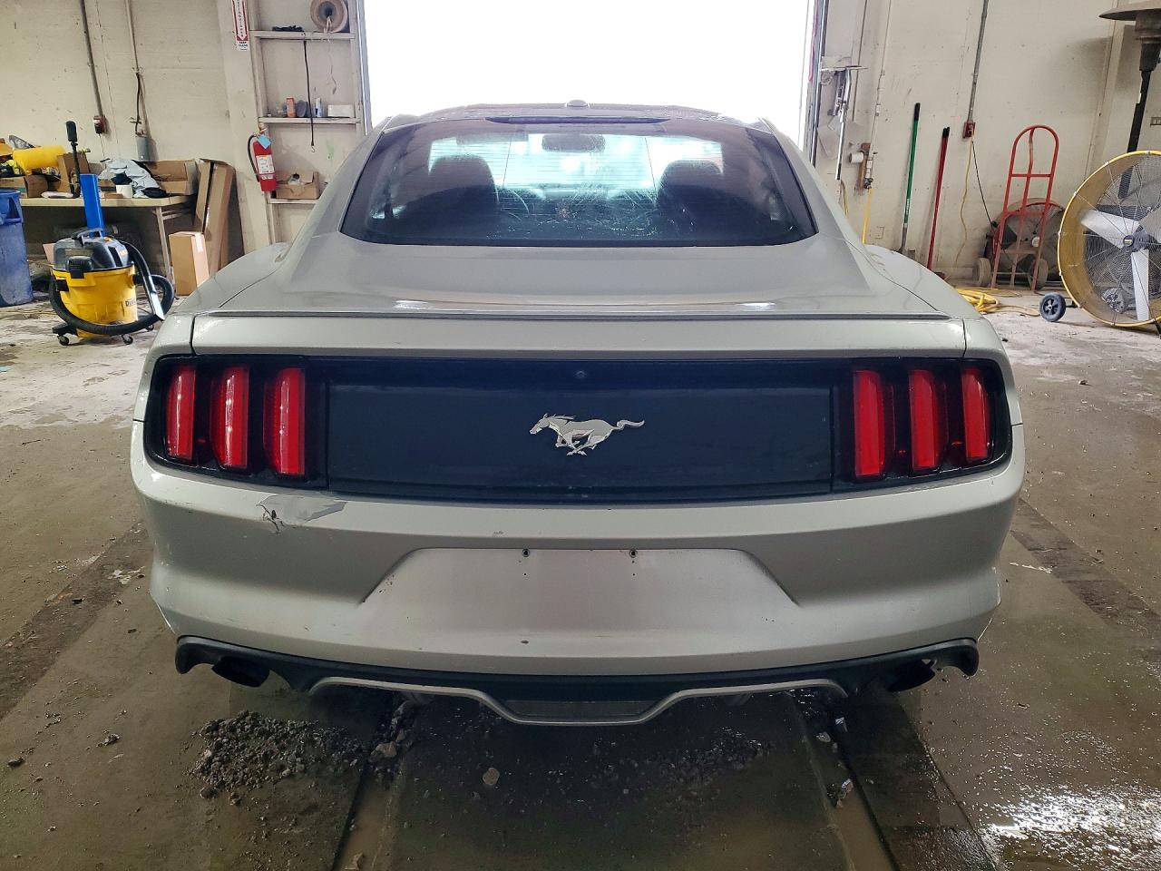 FORD MUSTANG 2017 — 7