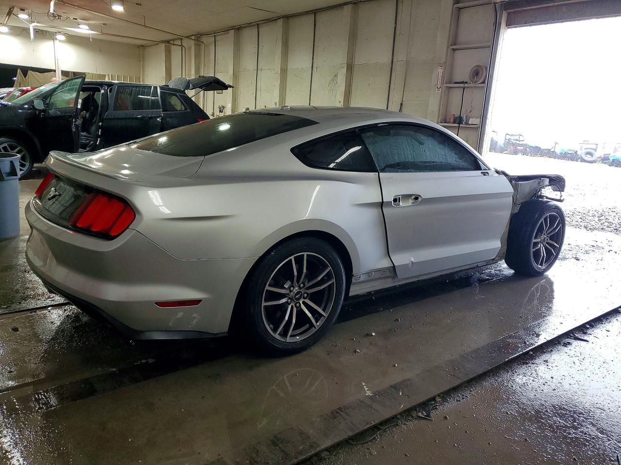 FORD MUSTANG 2017 — 4