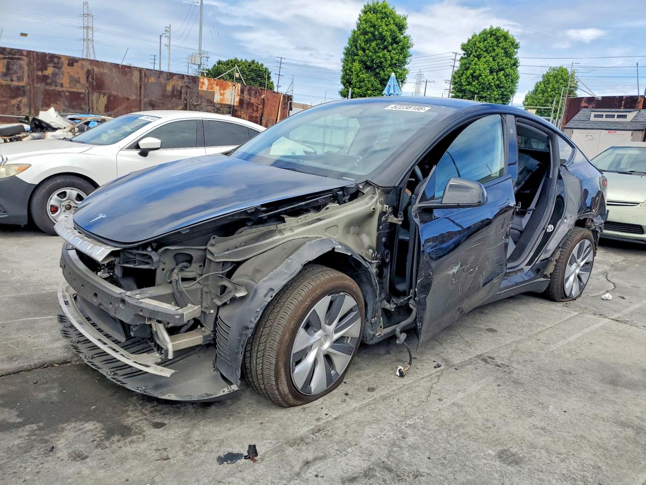 TESLA MODEL Y 2024 — 2