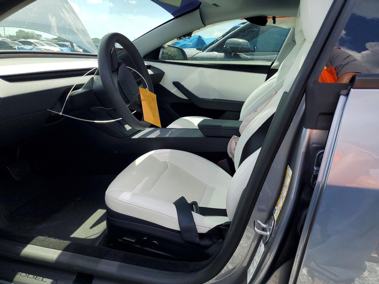 TESLA MODEL 3 2025 — 8