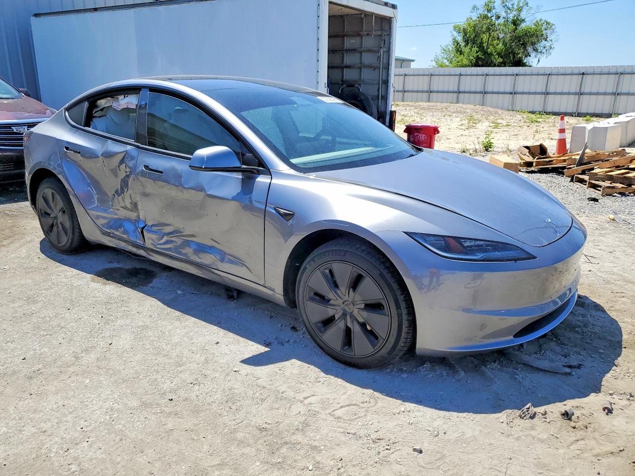 TESLA MODEL 3 2025 — 5