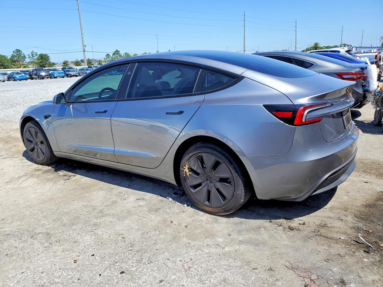 TESLA MODEL 3 2025 — 3