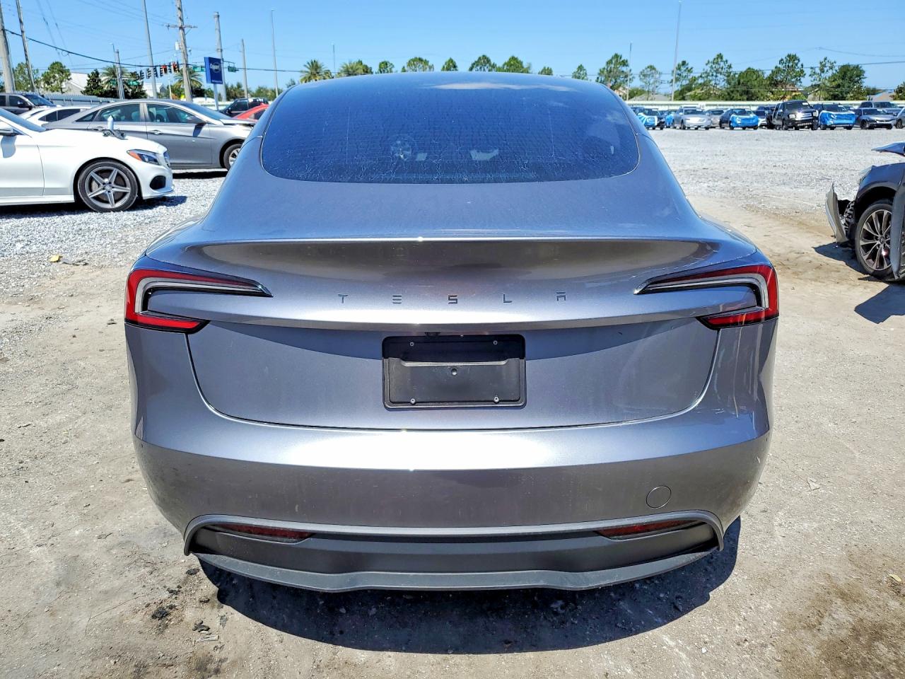 TESLA MODEL 3 2025 — 7