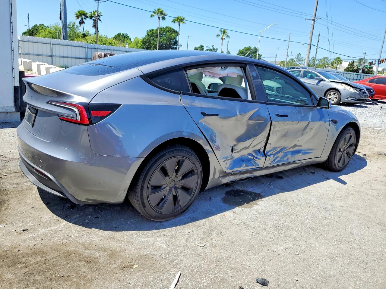 TESLA MODEL 3 2025 — 4
