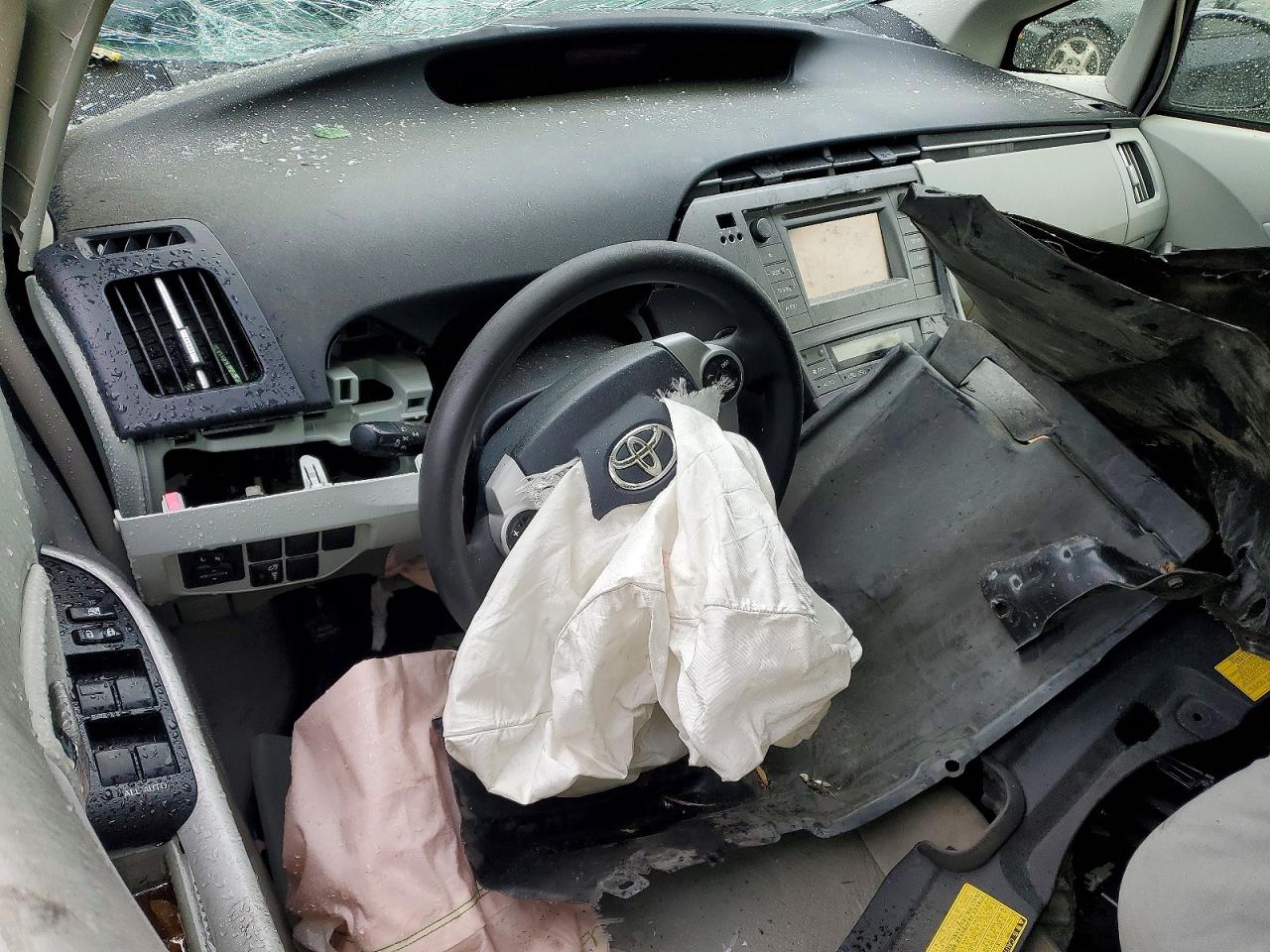 TOYOTA PRIUS 2012 — 9