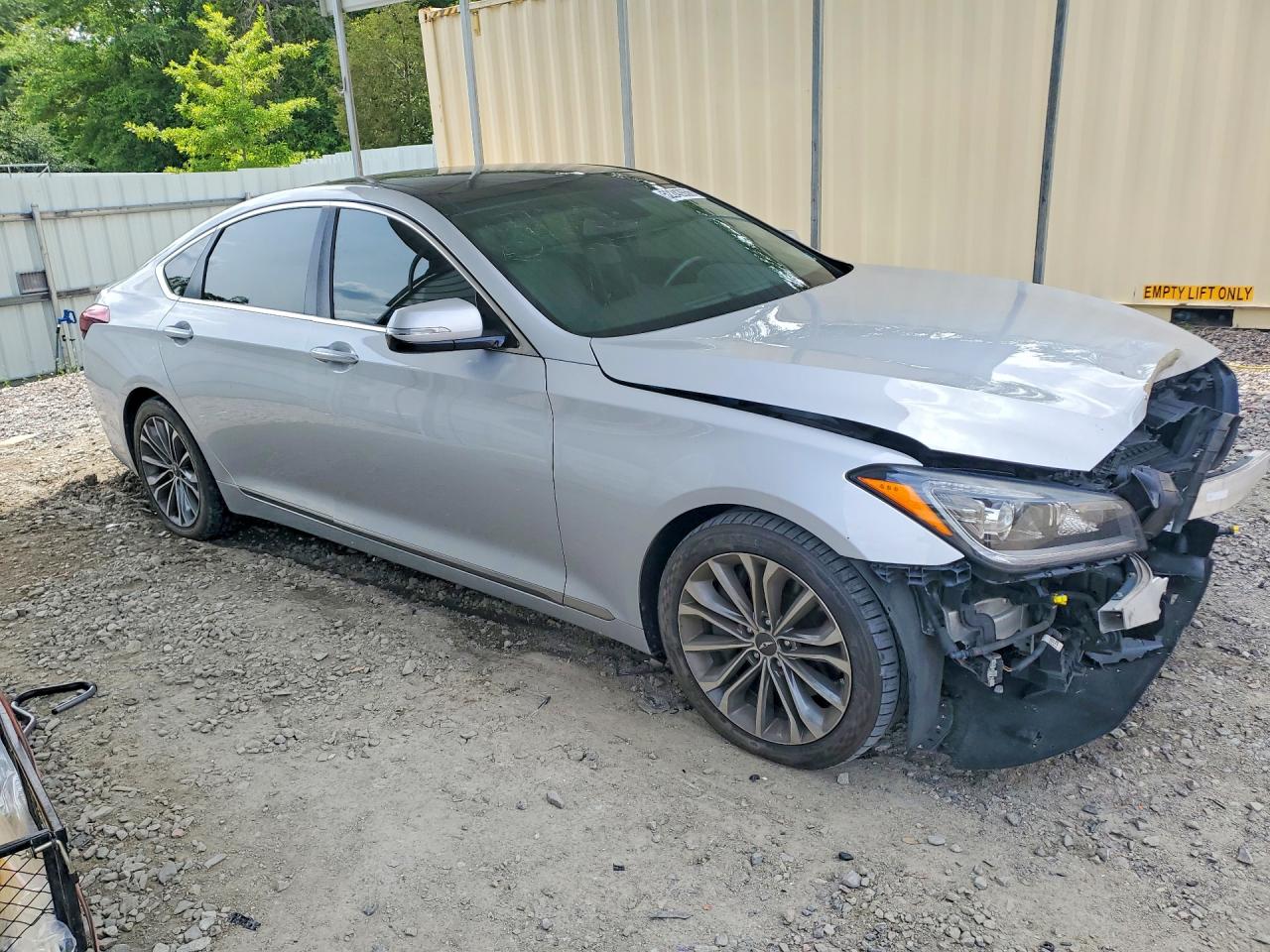 HYUNDAI GENESIS 2016 — 5