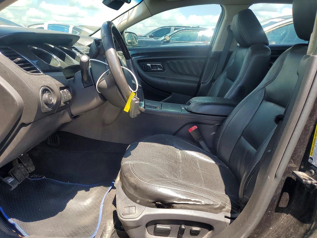 FORD TAURUS 2010 — 8