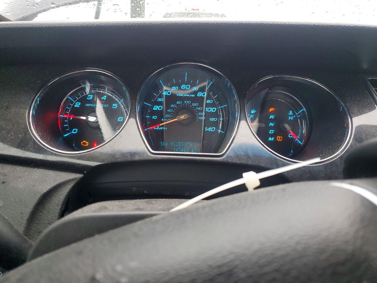 FORD TAURUS 2010 — 10