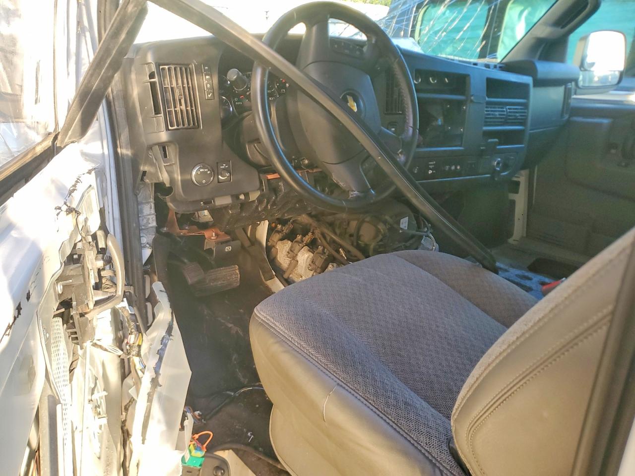 CHEVROLET EXPRESS G3500 2021 — 9