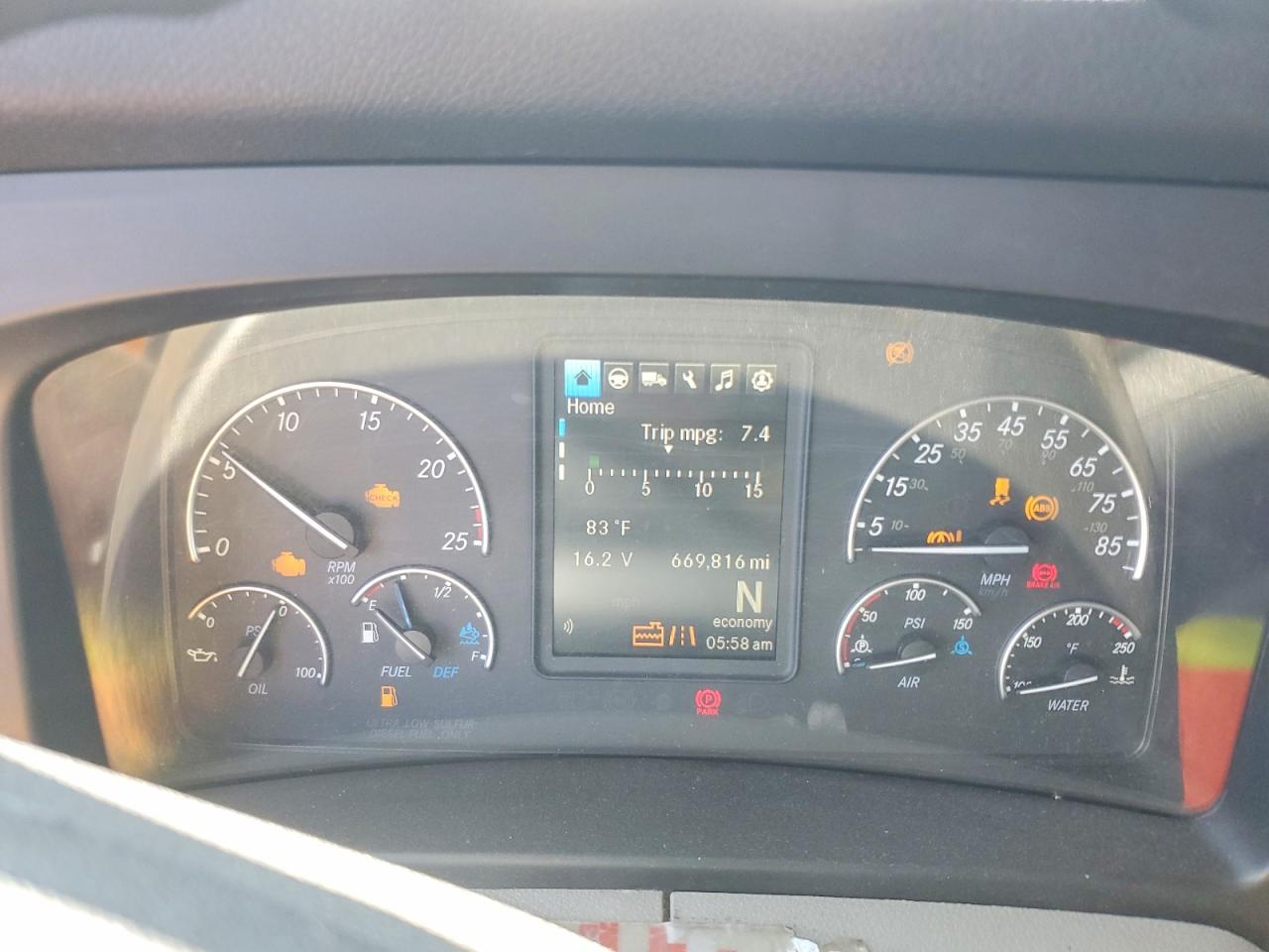FREIGHTLINER CASCADIA 126 2022 — 9