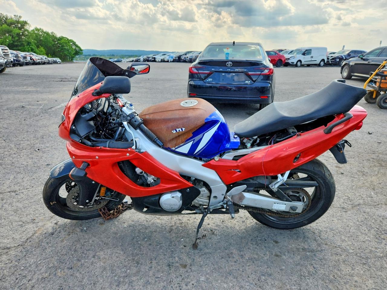 YAMAHA YZF600 2001 — 4