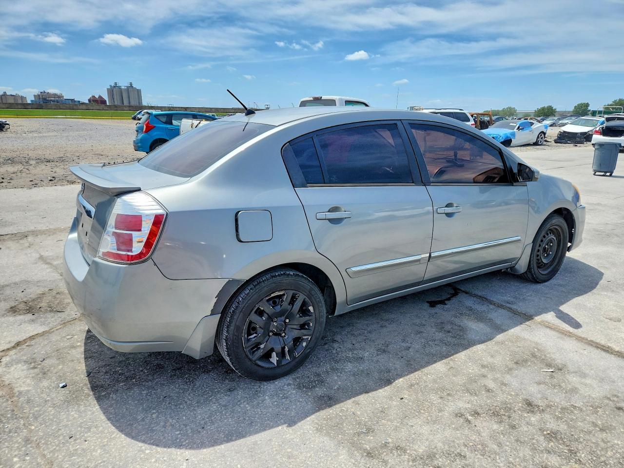 NISSAN SENTRA 2012 — 4