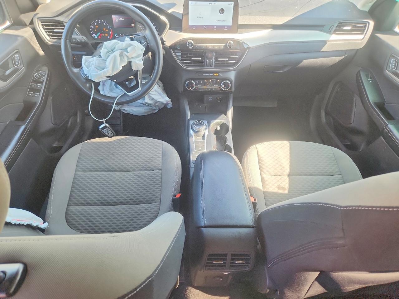 FORD ESCAPE 2022 — 9