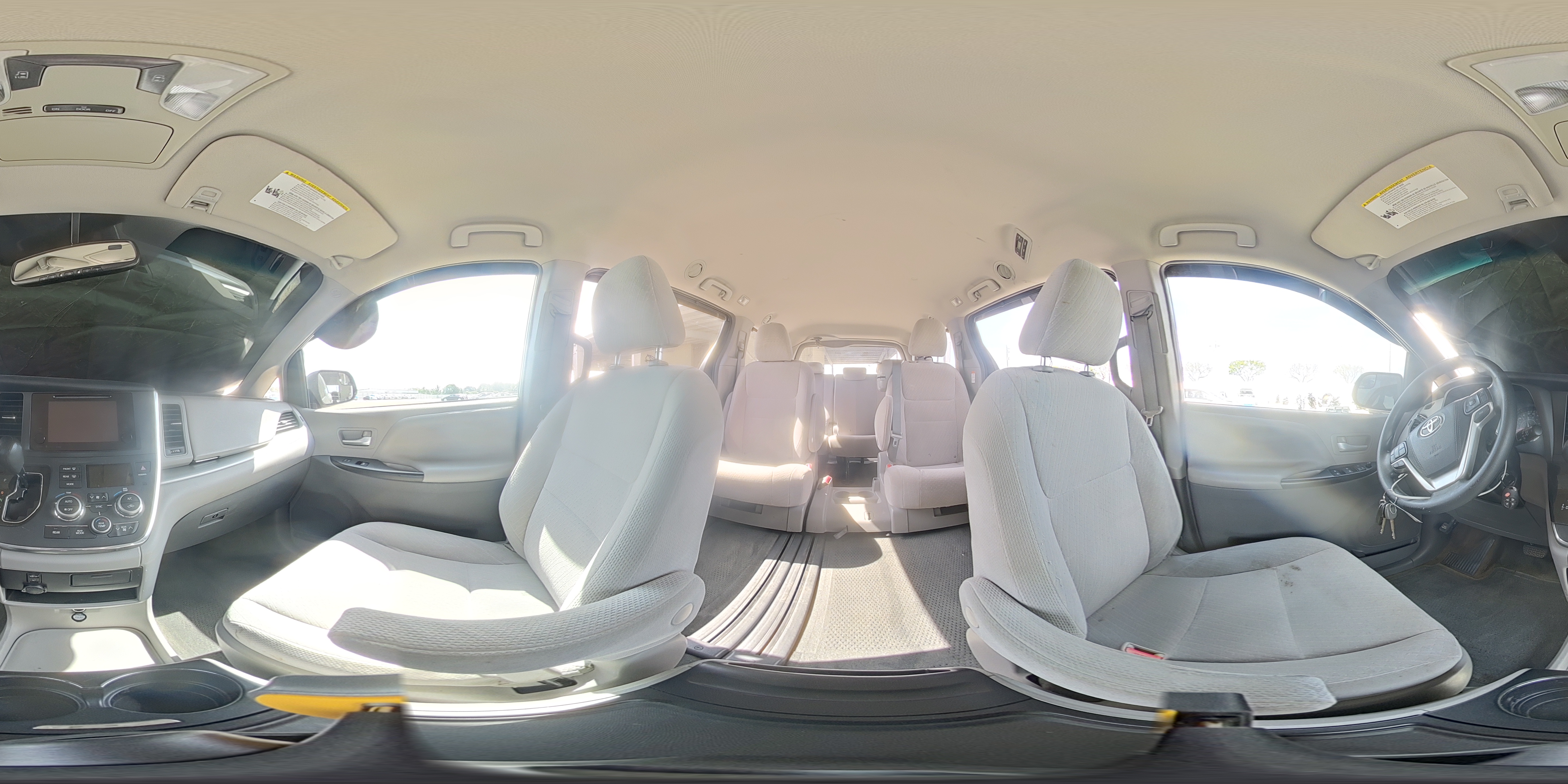 TOYOTA SIENNA 2017 — 15
