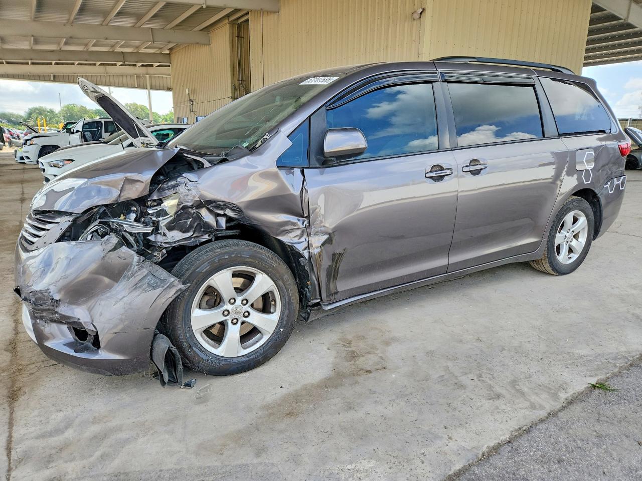 TOYOTA SIENNA 2017 — 2